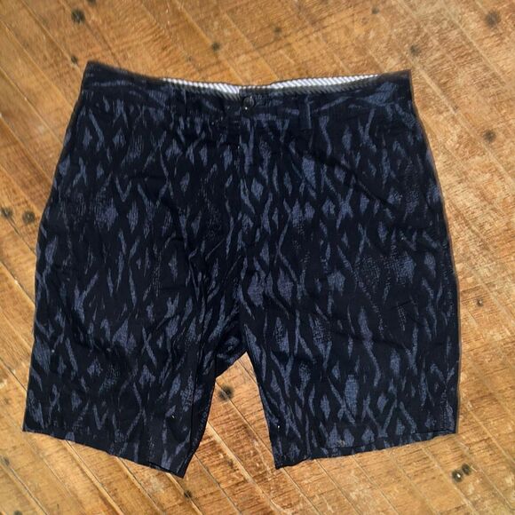 Banana Republic 32 blue diamond flat front Golfcore shorts - Picture 1 of 3